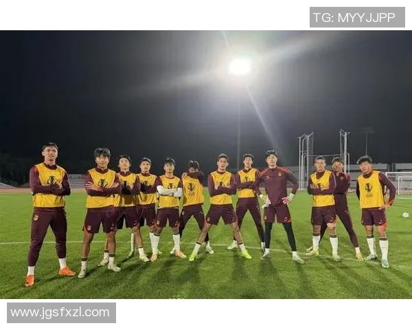 中国队迎战伊拉克队全力争胜期待精彩对决展现足球魅力与团队精神